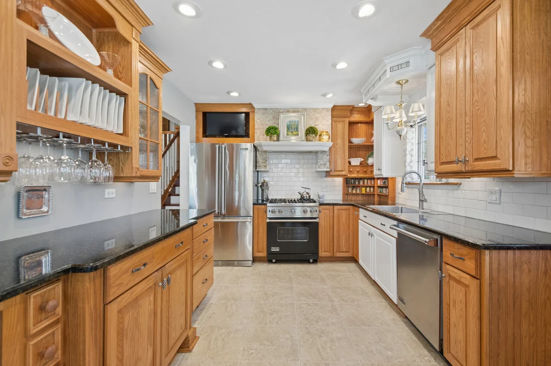 Photo of 576 Bedford Lane