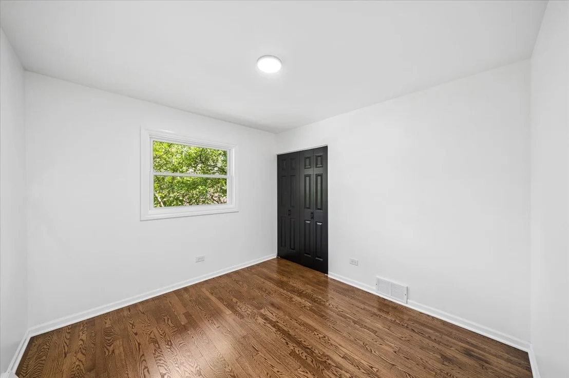 Photo of 15209 Linden Drive