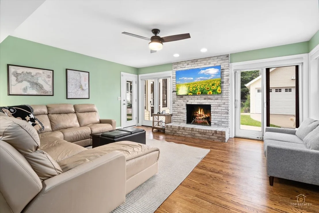 Photo of 208 N Willow Road