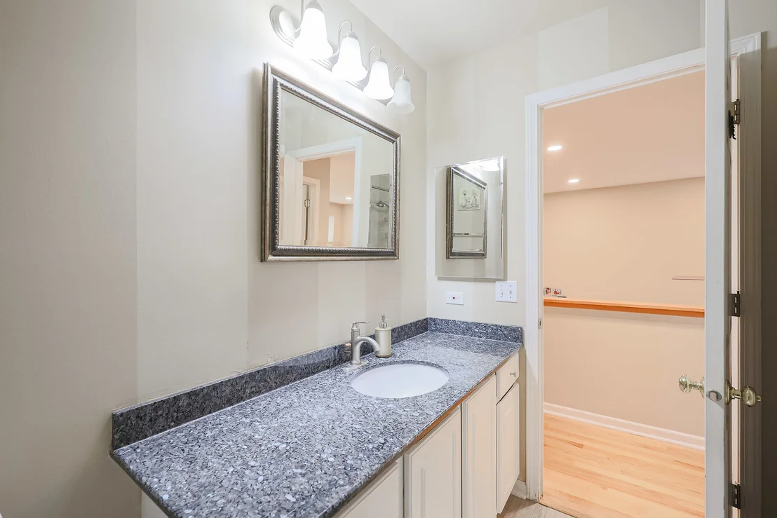 Photo of 270 Manor Drive