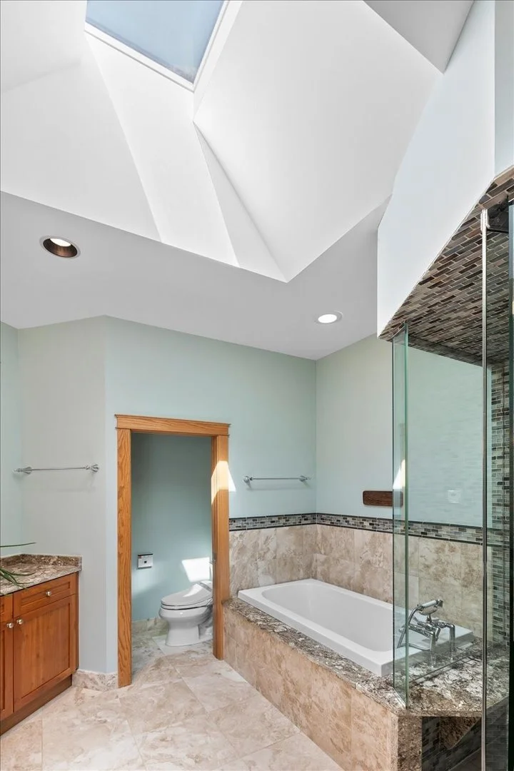 Photo of 4724 N Artesian Avenue