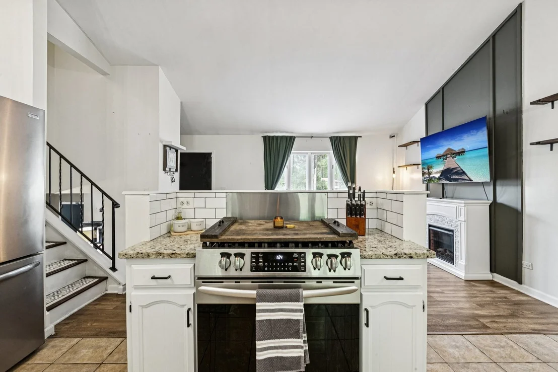 Photo of 710 Greenbriar Lane