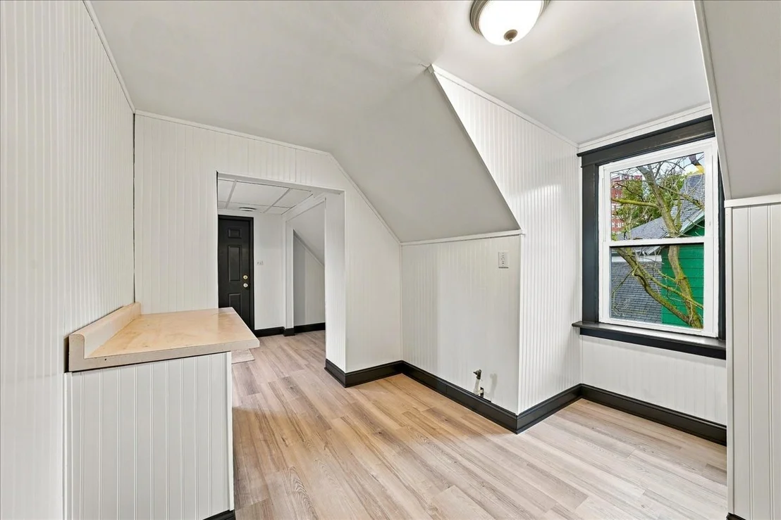 Photo of 417 BUELL Avenue