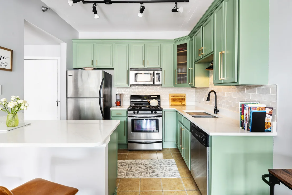 Photo of Unit 701 at 909 W Washington Boulevard