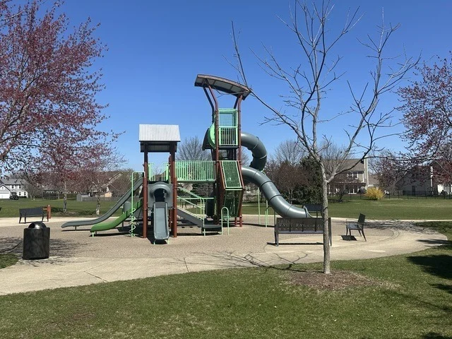 Photo of 567 Lakeview Drive