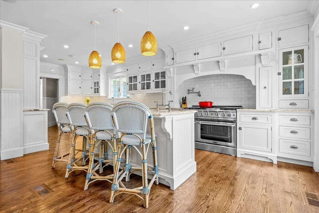 Photo of 1087 Bluff Road