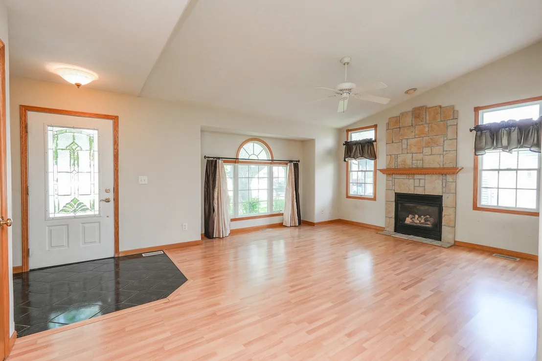 Photo of 671 Diversatech Drive N