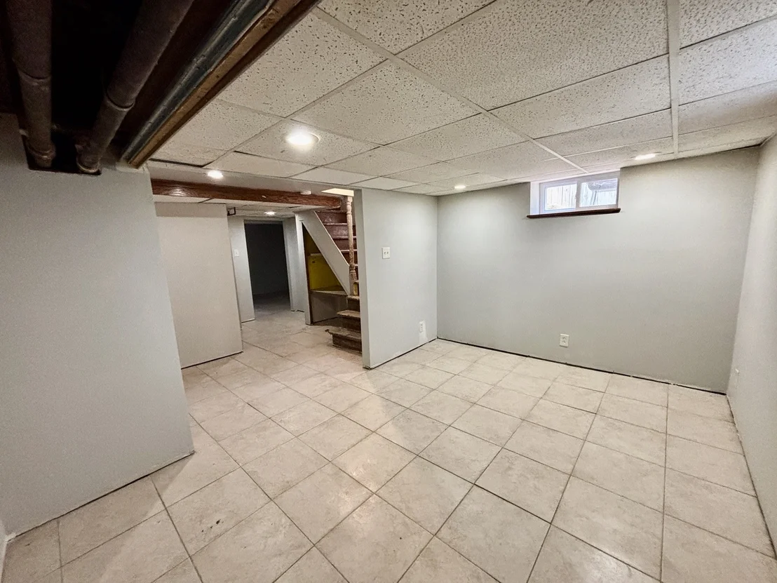 Photo of 910 N State Street