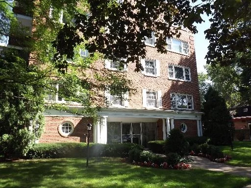Photo of Unit 3D at 2425 Central Street