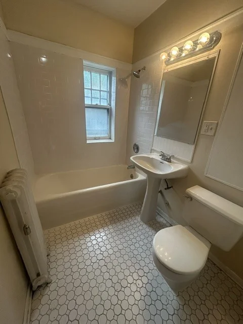 Photo of Unit 2B at 1114 MAPLE Avenue