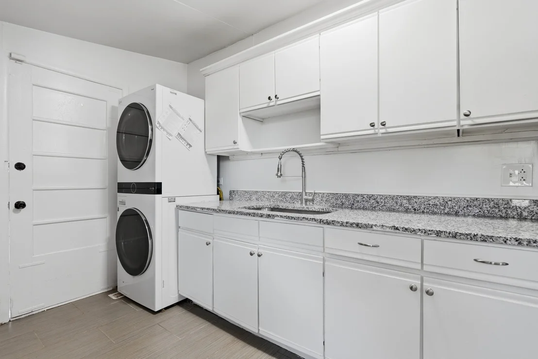 Photo of 253 Tiverton Lane