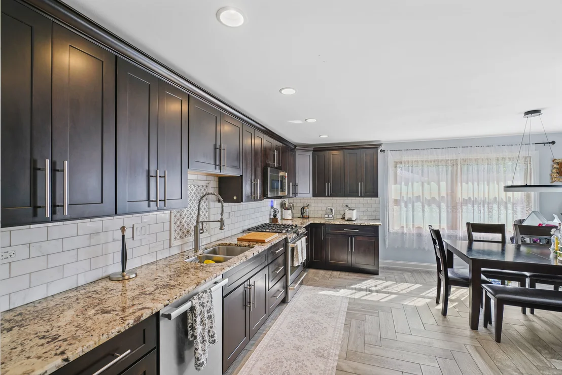 Photo of 421 Vassar Lane