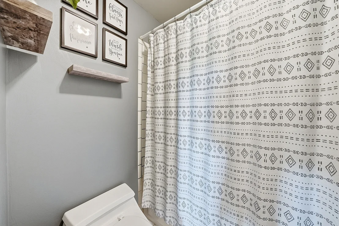 Photo of 489 Banyan Tree Lane