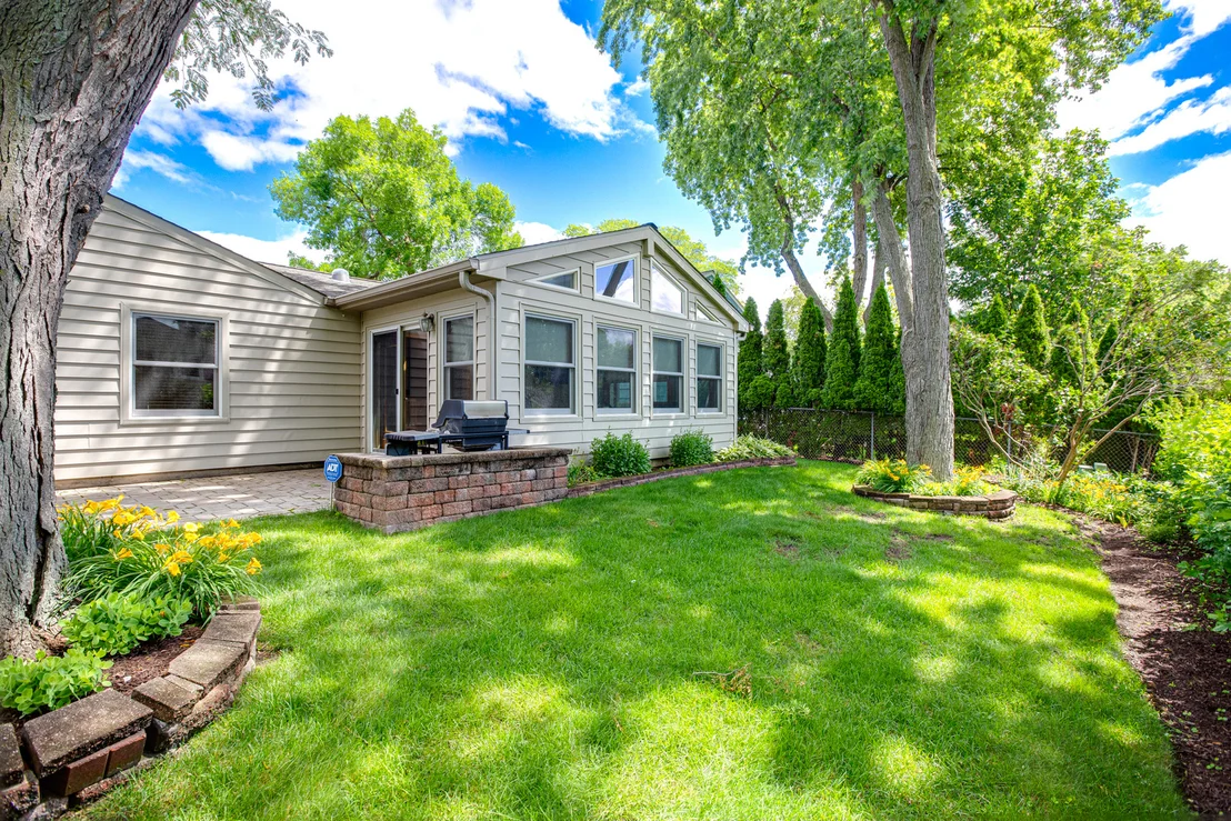 Photo of 955 Bernard Drive