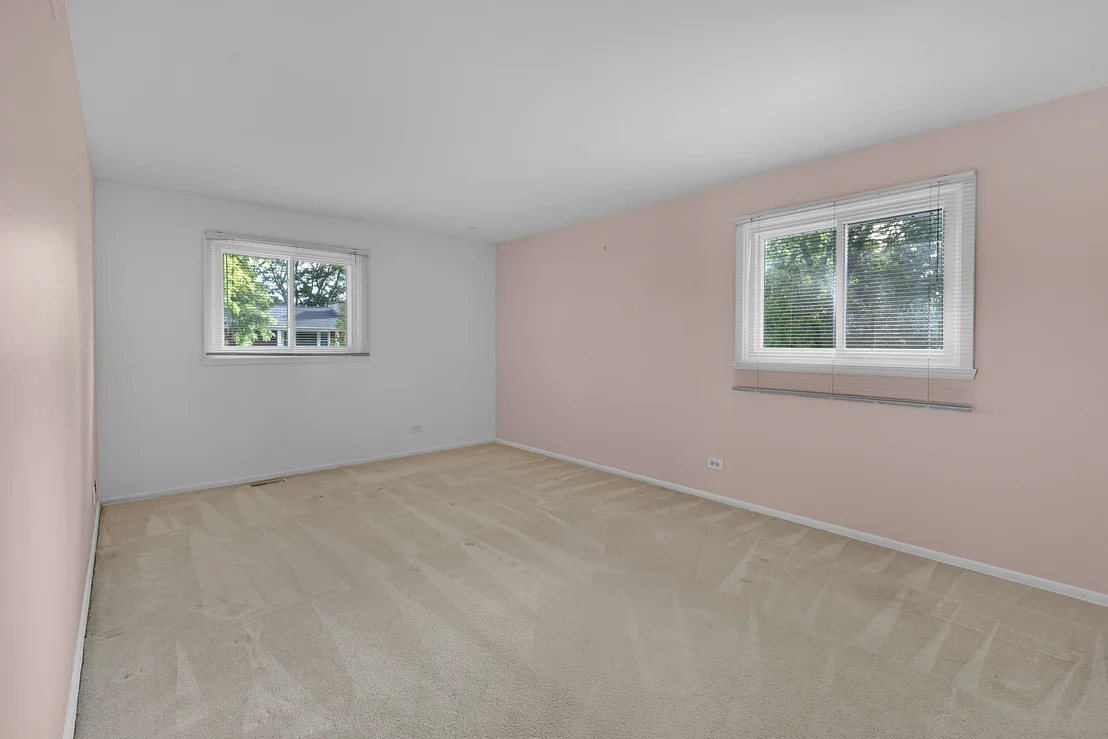 Photo of 864 PINEHURST Lane