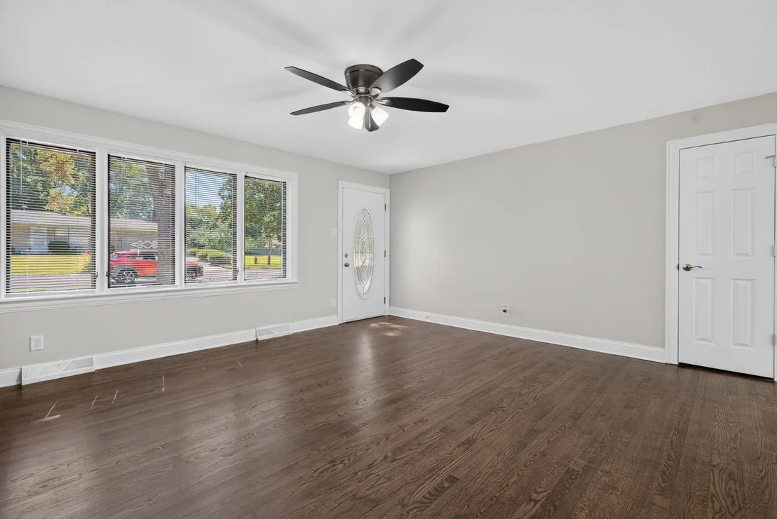 Photo of 319 Parkshore Drive