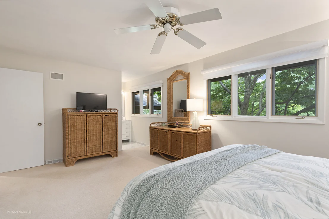 Photo of 40484 Sunset Drive N