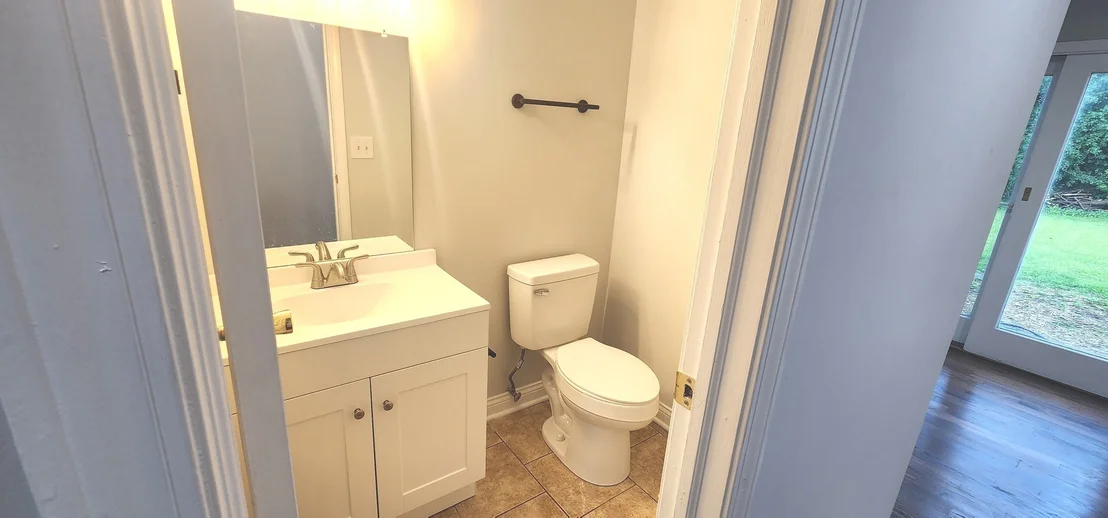 Photo of 1421 Lawrence Crescent