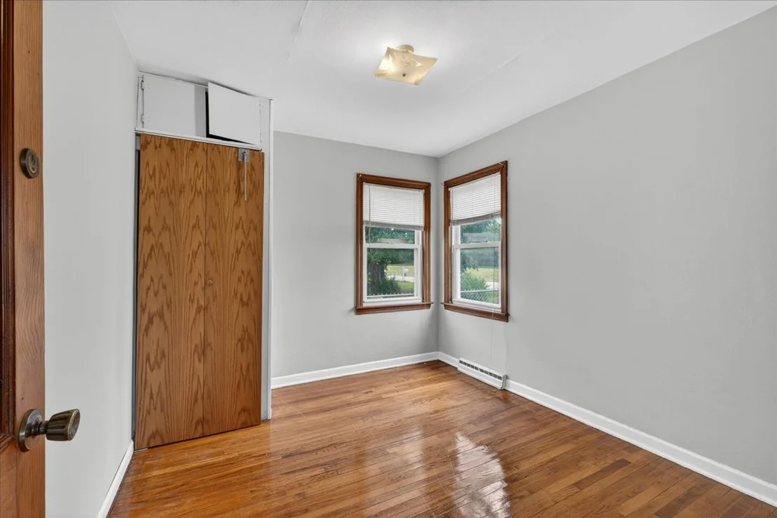 Photo of 302 Harlem Road