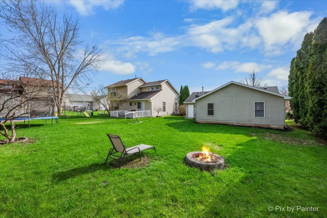 Photo of 705 Hawthorne Lane