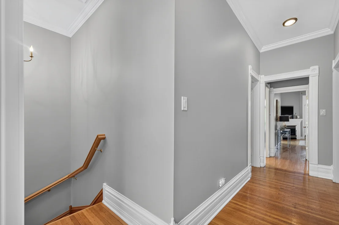 Photo of 634 W Briar Place