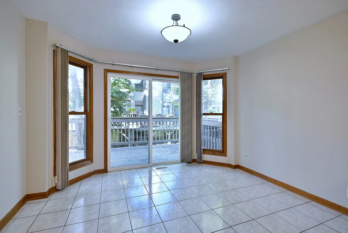 Photo of 148 Schiller Square
