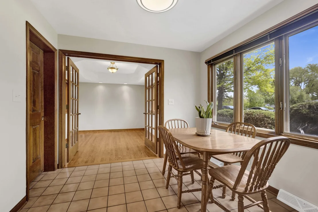 Photo of 18W724 20th Place