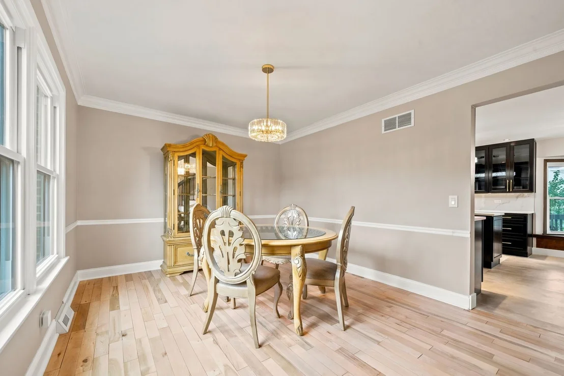 Photo of 1221 W Sable Drive