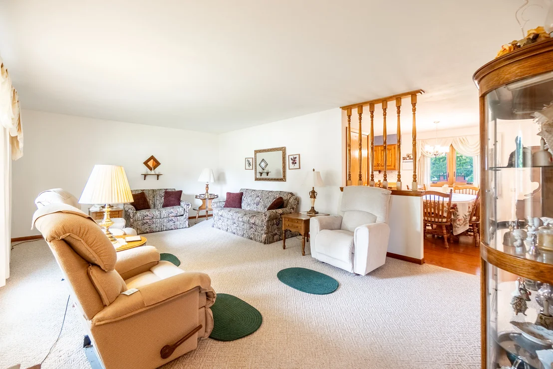 Photo of 835 Scott Drive