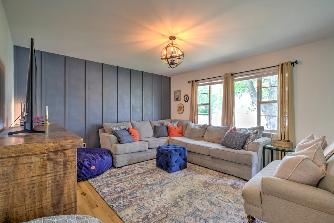 Photo of 1402 HILLTOP Drive