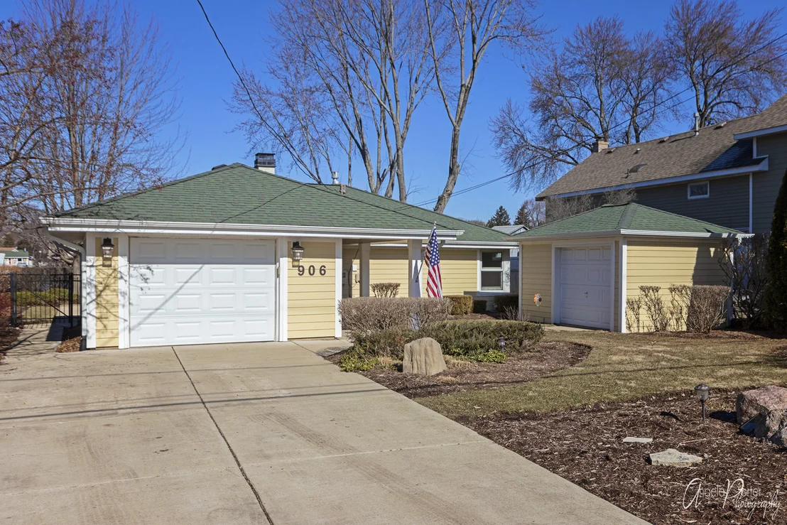 Photo of 906 River Terrace Drive