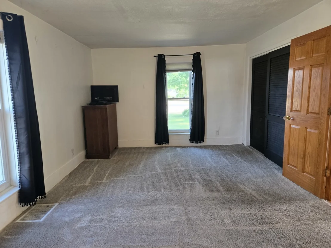 Photo of 732 W 2ND Street