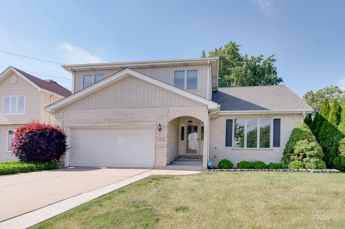 Photo of 1216 W Grove Street