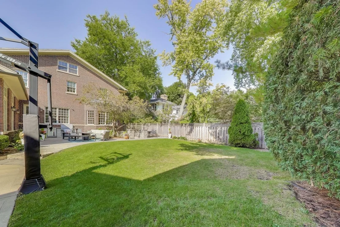 Photo of 547 JACKSON Avenue
