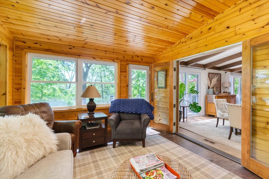 Photo of 1127 Loganberry Lane