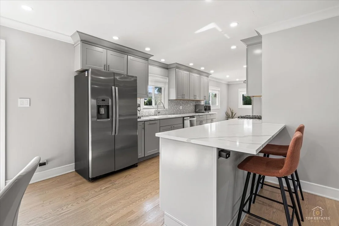 Photo of 875 Horne Terrace