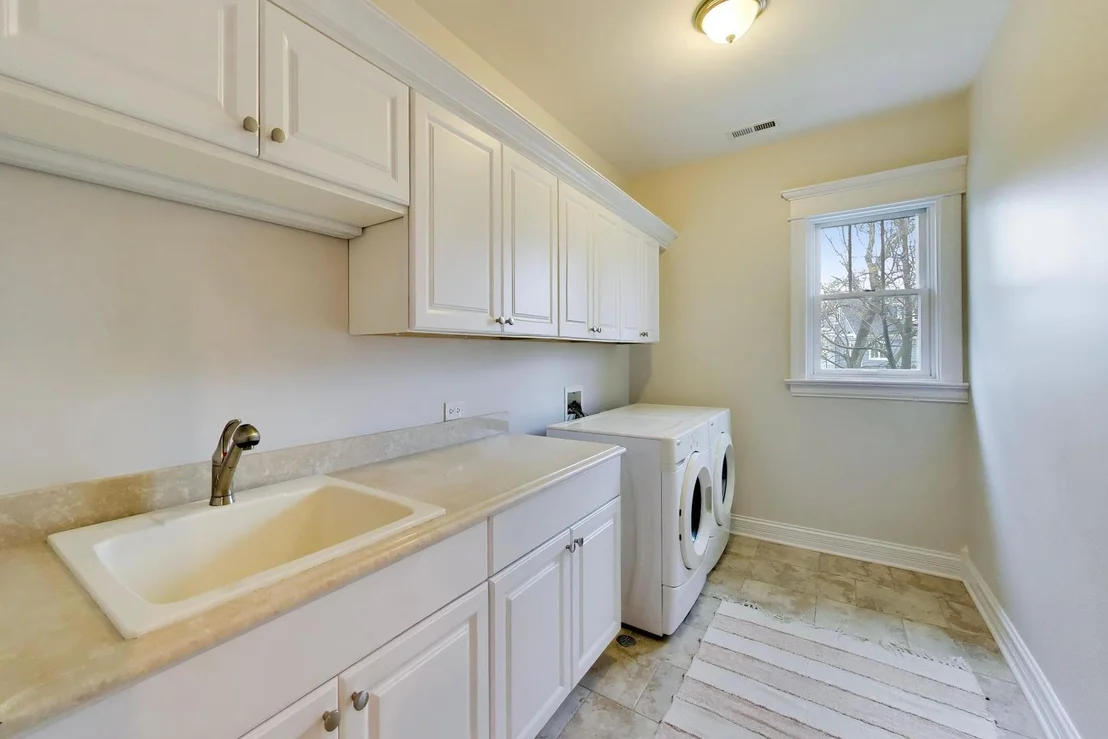 Photo of 1501 CENTRAL Avenue
