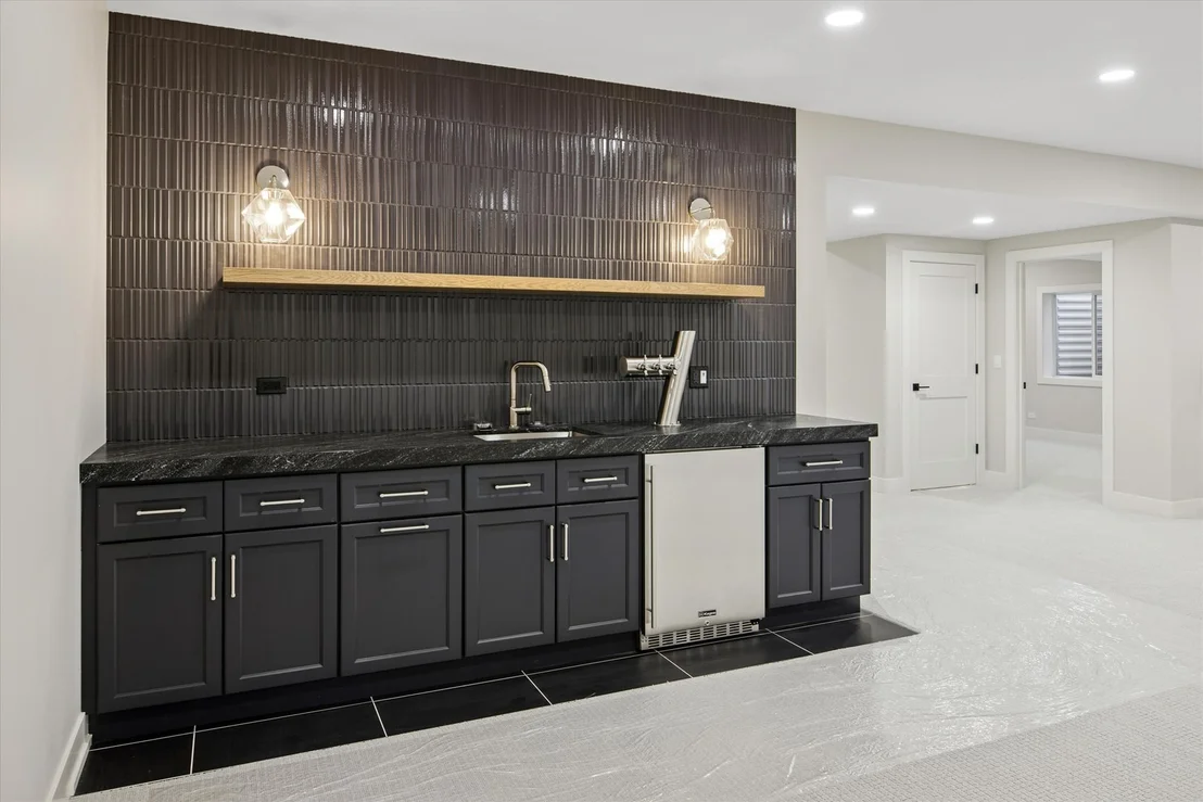 Photo of 498 W 3rd Avenue