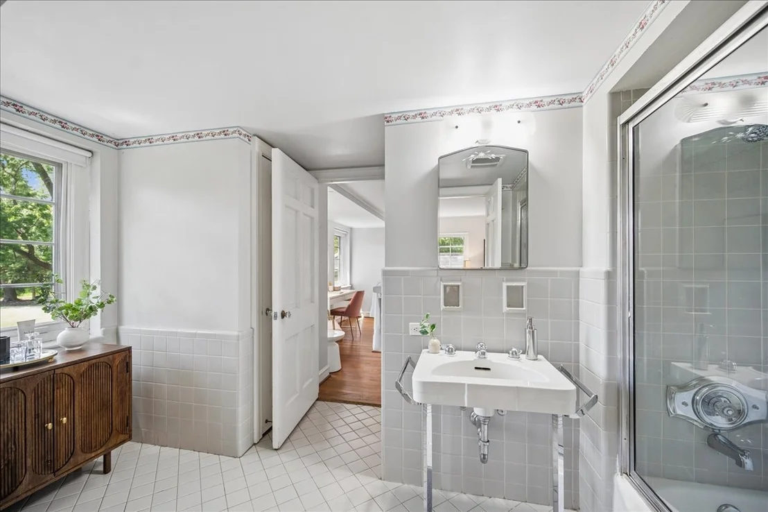 Photo of 1372 Sunview Lane