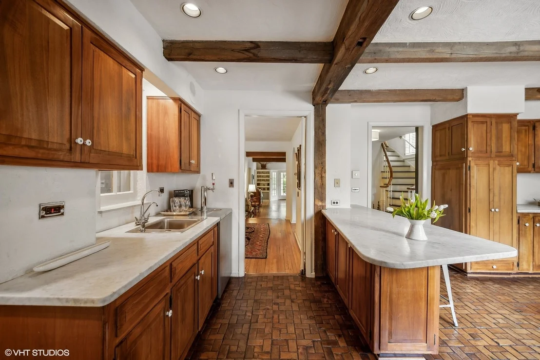 Photo of 844 Hibbard Road