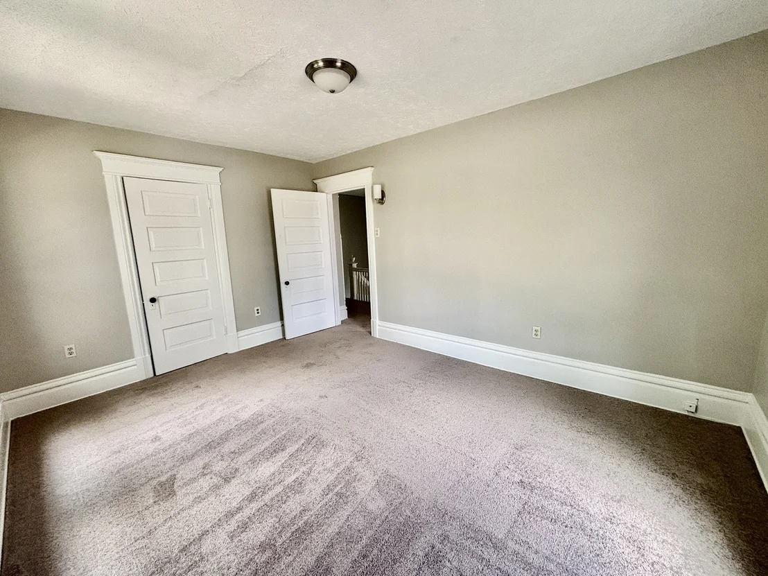 Photo of 910 N State Street