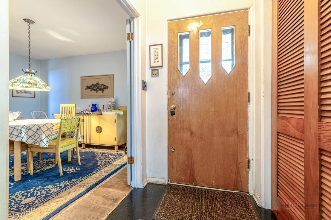 Photo of 9320 Forestview Road