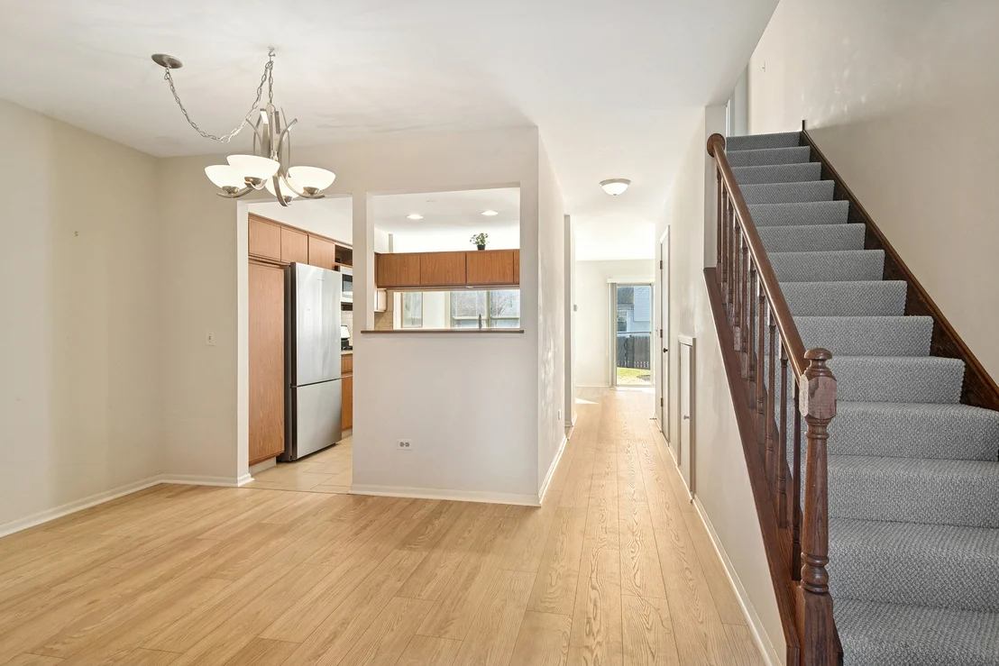 Photo of 988 Ridgefield Lane