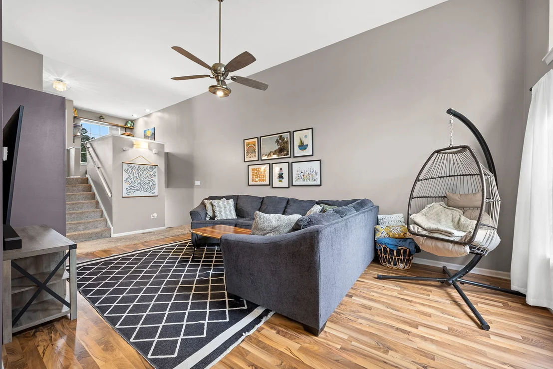 Photo of 347 Gladstone Lane
