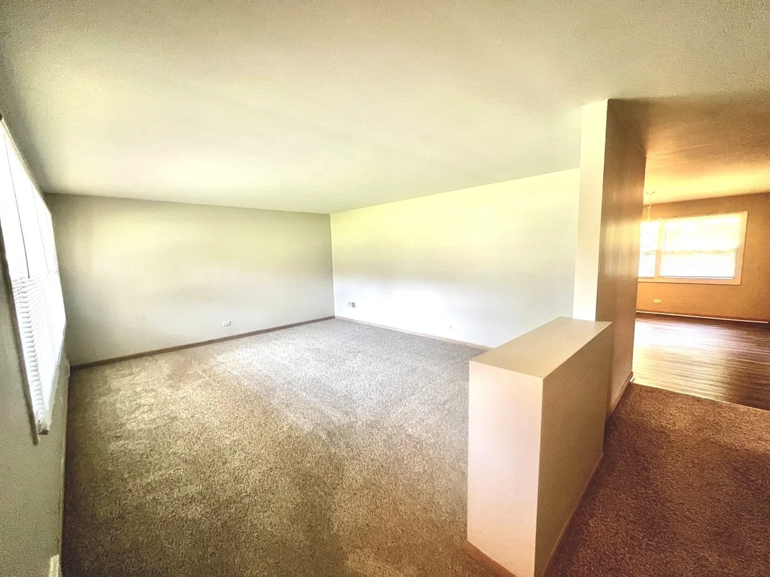 Photo of 2543 Oakwood Drive