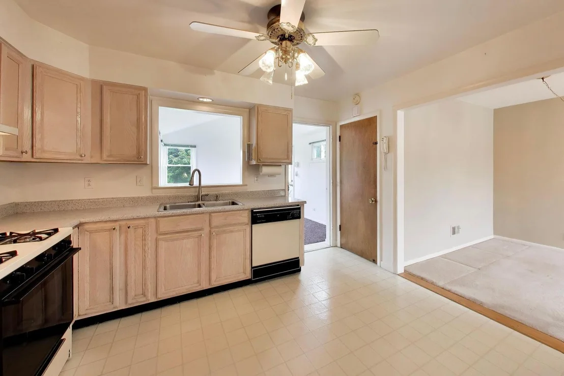 Photo of 7338 Beckwith Road