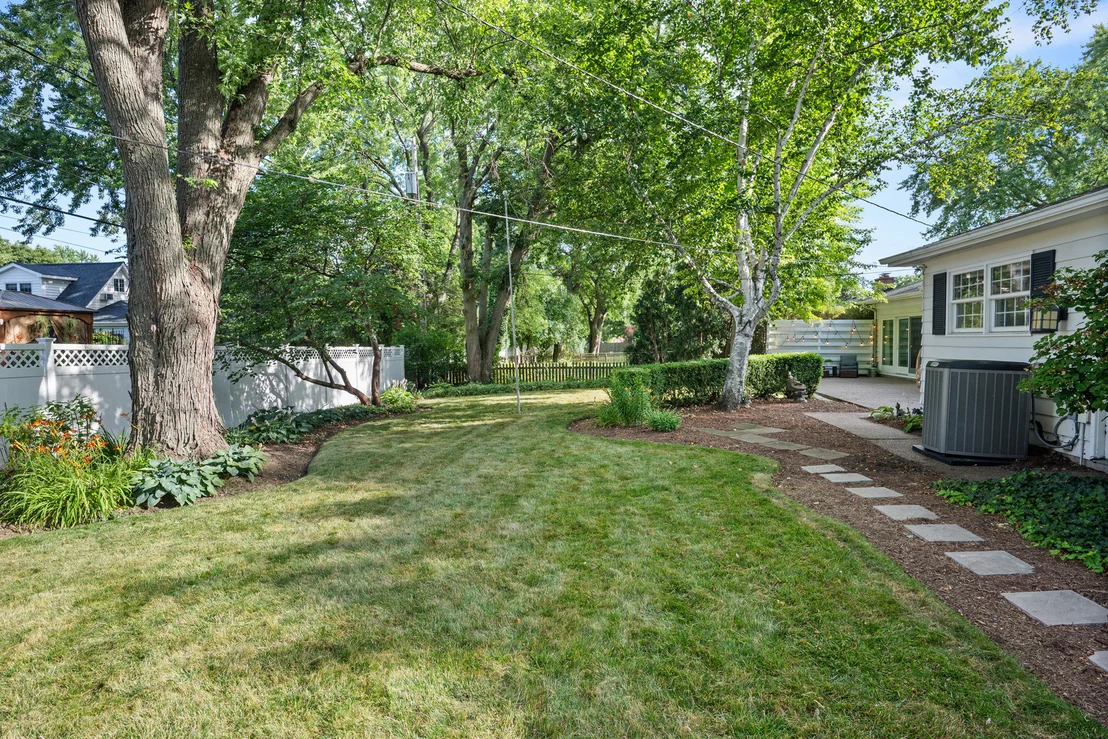 Photo of 301 Willow Lane