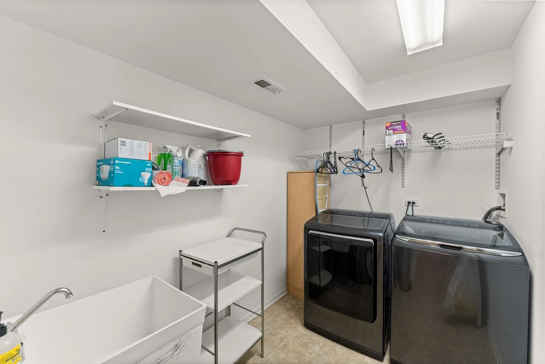 Photo of Unit 976 at 758 Lambert Lane