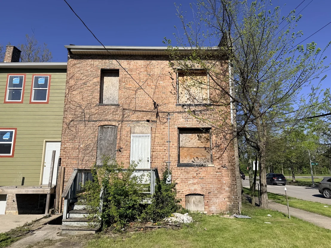 Photo of 10601 S Champlain Avenue