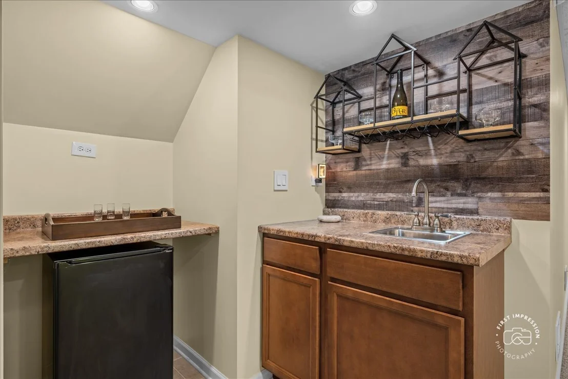 Photo of 1024 Maple Lane